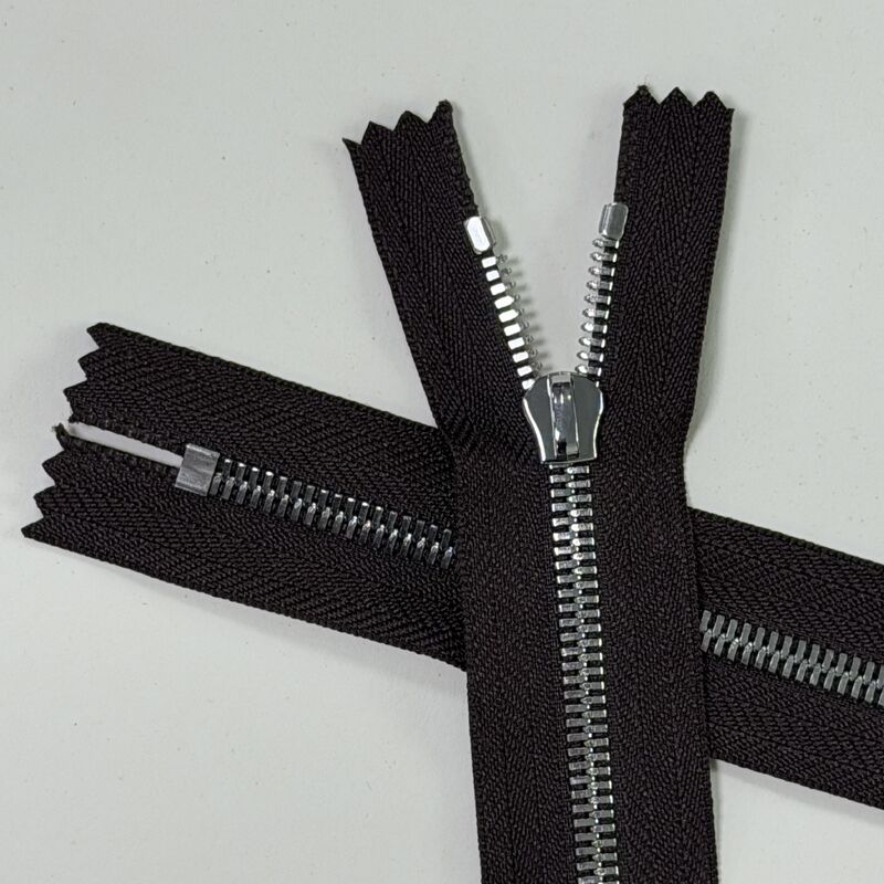 Sophisticated And Refined #5 Double Pointed Teeth Metal Zipper Resistant To Oxidation And Discoloration